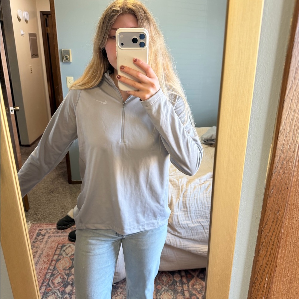 Nike Women’s Light Gray Quarter-Zip Pullover